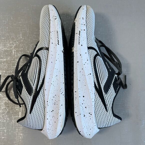 Nike Womens Size 7.5 Air Zoom Pegasus 40 Black White Running Shoes Sneakers - Picture 12 of 15